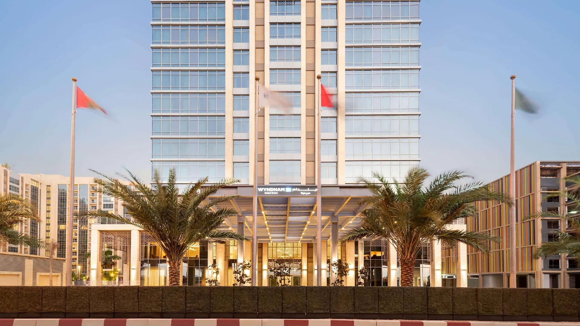 Novotel Dubai Gold District 4*,