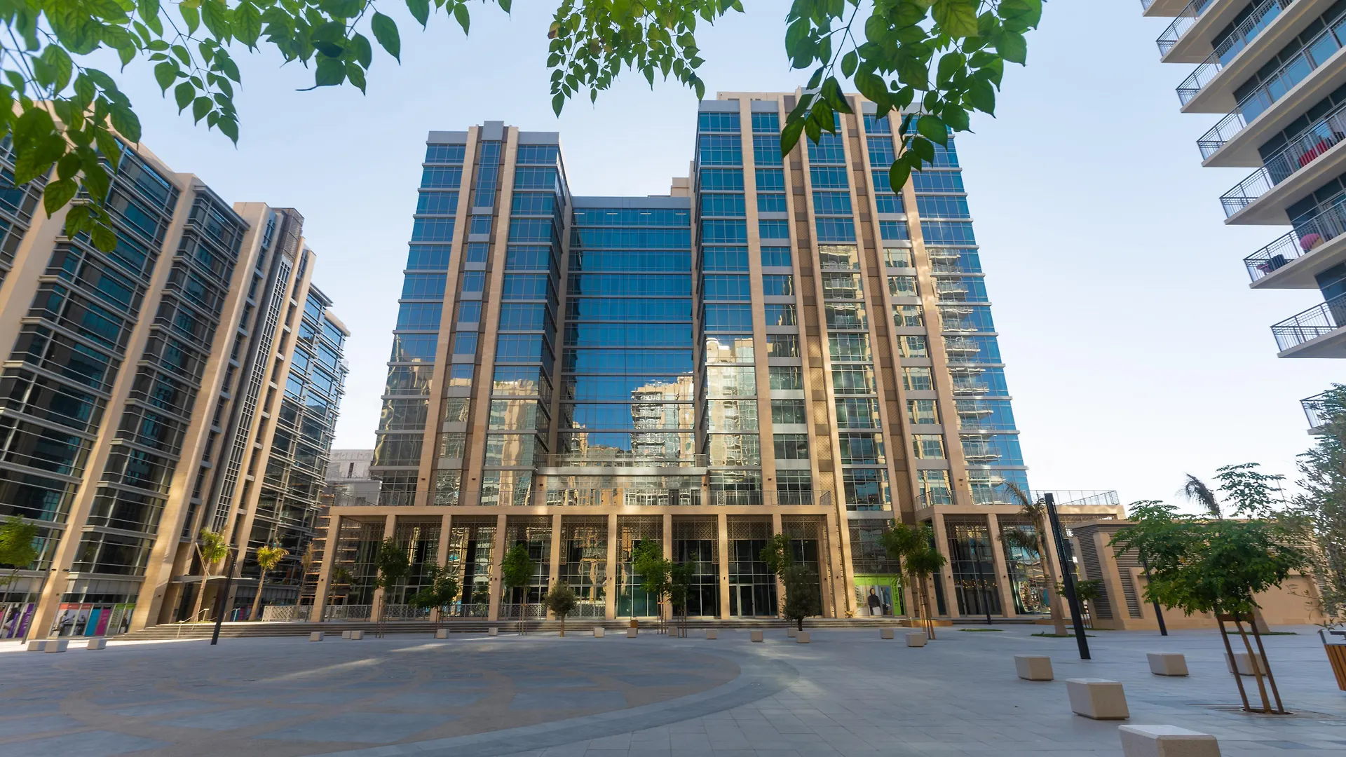 Novotel Dubai Gold District 4*,