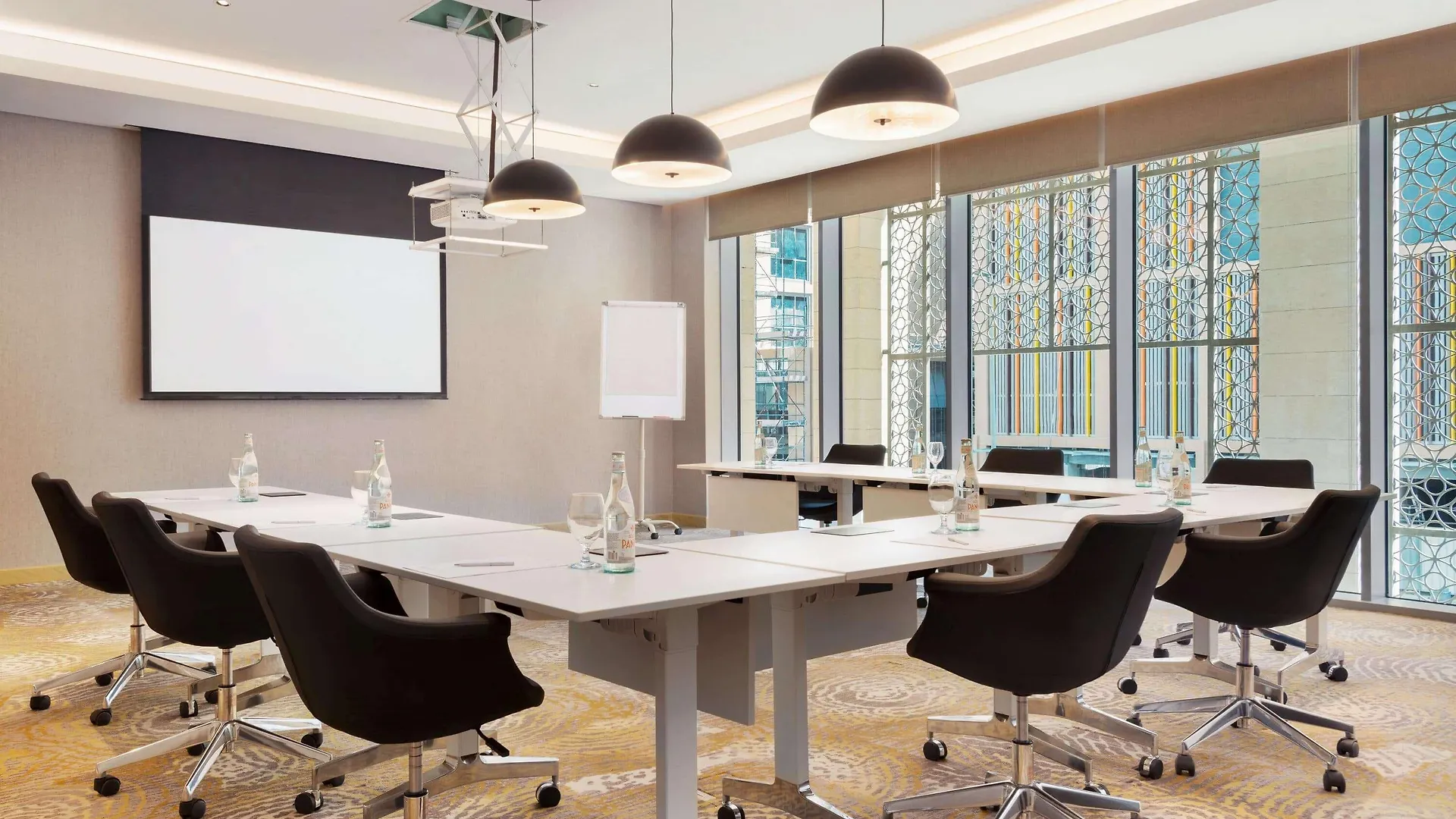 Novotel Dubai Gold District 4*,