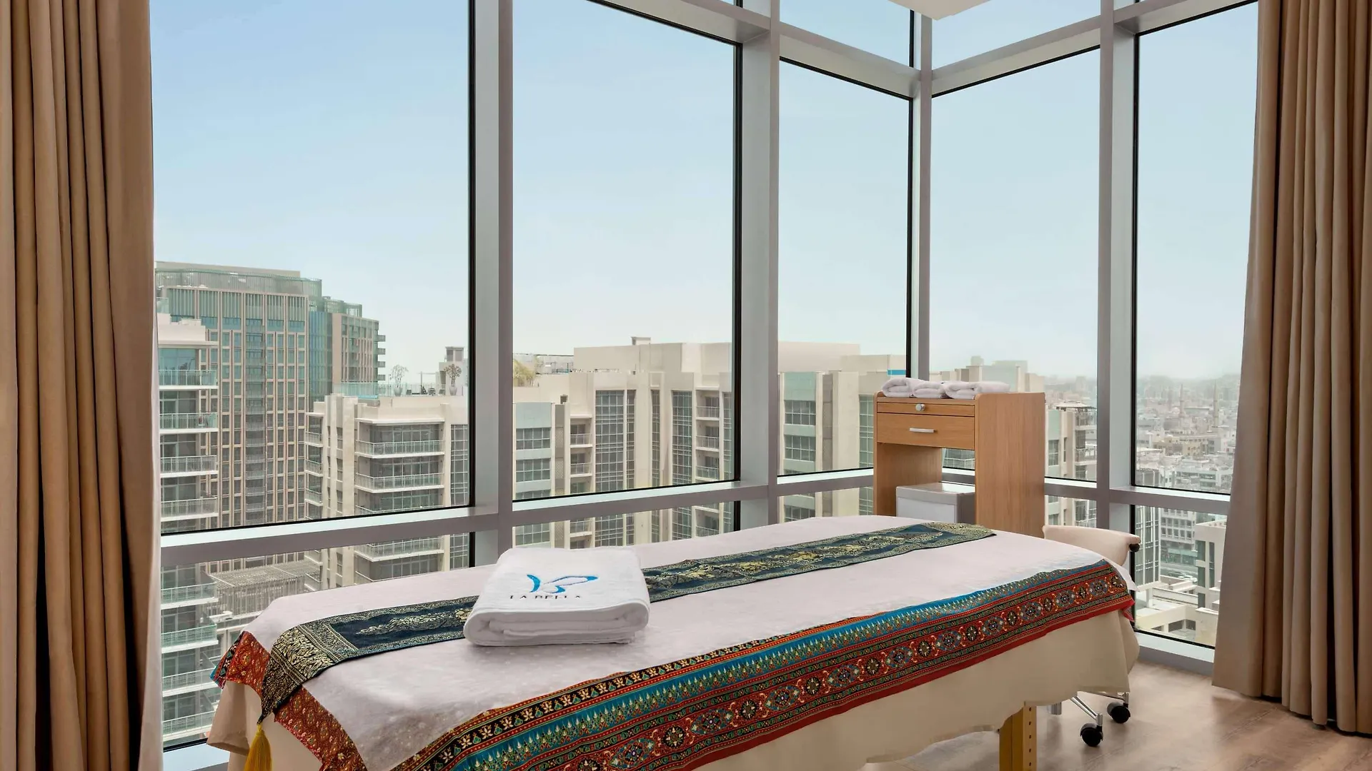 Novotel Dubai Gold District Hotel